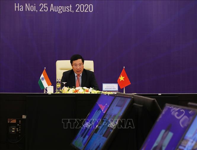 Phó Thủ tướng, Bộ trưởng Bộ Ngoại giao Phạm Bình Minh phát biểu tại Kỳ họp lần thứ 17 Ủy ban Hỗn hợp Việt Nam - Ấn Độ. Ảnh: Lâm Khánh - TTXVN Phó Thủ tướng, Bộ trưởng Bộ Ngoại giao Phạm Bình Minh phát biểu tại Kỳ họp lần thứ 17 Ủy ban Hỗn hợp Việt Nam - Ấn Độ. Ảnh: Lâm Khánh - TTXVN