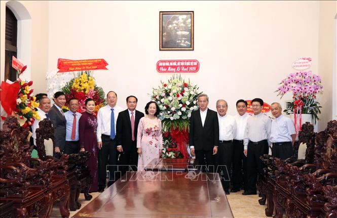 Ủy viên Bộ Chính trị, Bí thư Trung ương Đảng, Trưởng Ban Dân vận Trung ương Trương Thị Mai đến thăm, chúc mừng Giáng sinh Tòa Tổng Giám mục Tổng Giáo phận Thành phố Hồ Chí Minh và Tổng Giám mục Nguyễn Năng. Ảnh: Xuân Khu-TTXVN Ủy viên Bộ Chính trị, Bí thư Trung ương Đảng, Trưởng Ban Dân vận Trung ương Trương Thị Mai đến thăm, chúc mừng Giáng sinh Tòa Tổng Giám mục Tổng Giáo phận Thành phố Hồ Chí Minh và Tổng Giám mục Nguyễn Năng. Ảnh: Xuân Khu-TTXVN
