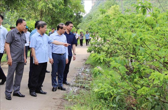 Lãnh đạo các cơ quan trung ương thăm, động viên đồng bào trong mưa lũ